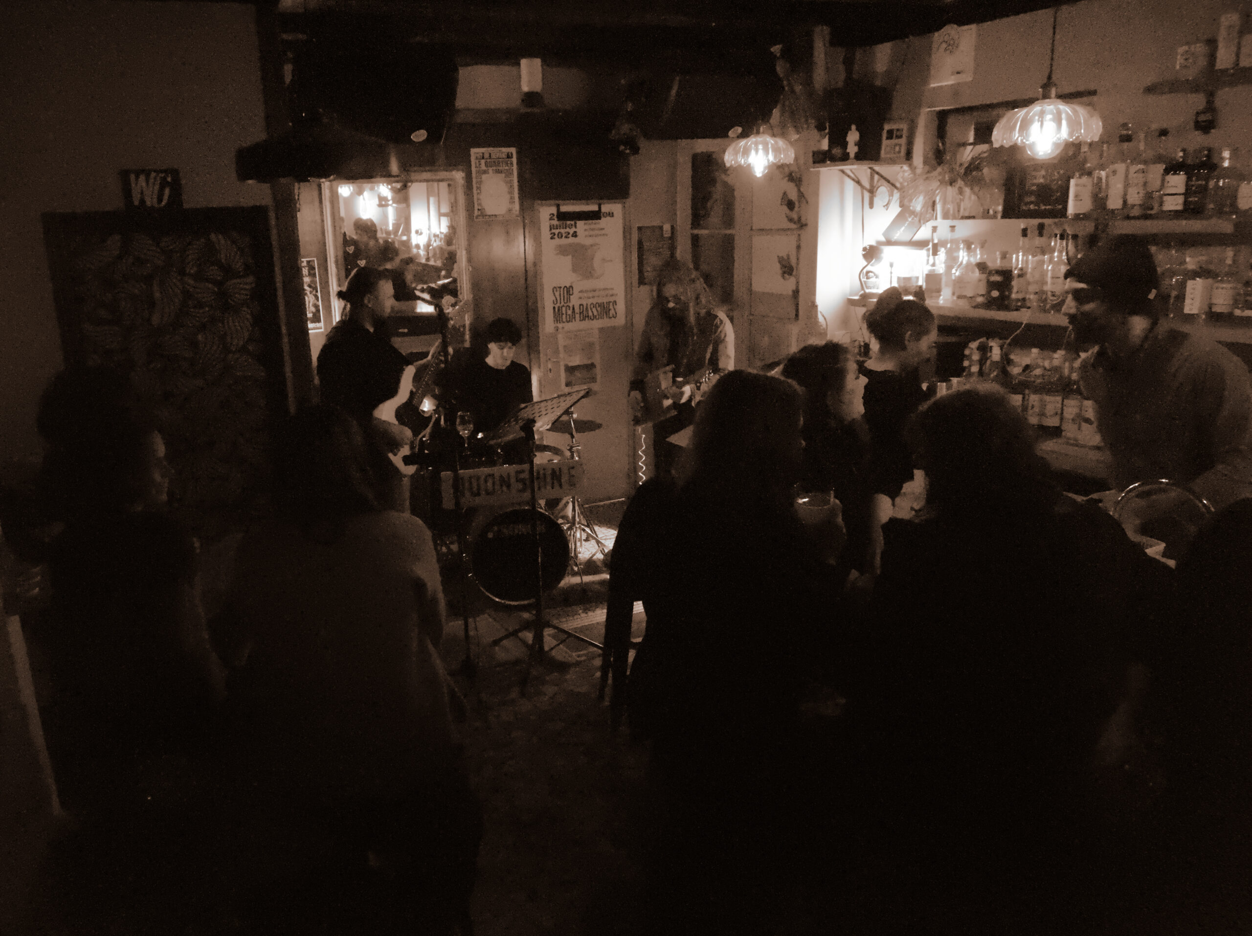 Moonshine xxx Bistrot 64 Tours
